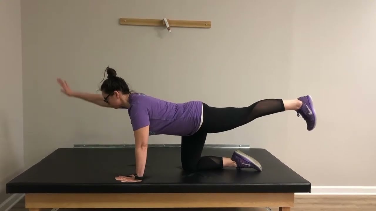 Core Engagement and Stability - Benefits of the Deficit Reverse Lunge Exercise - bestknock.com