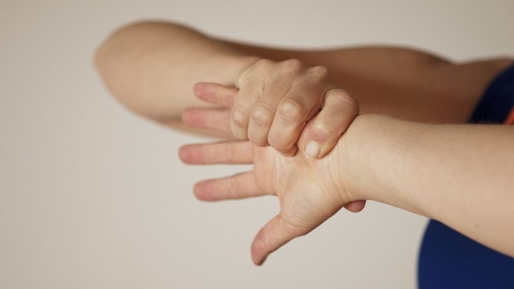 Wrist Turns - Wrist Tendonitis Exercises - bestknock.com
